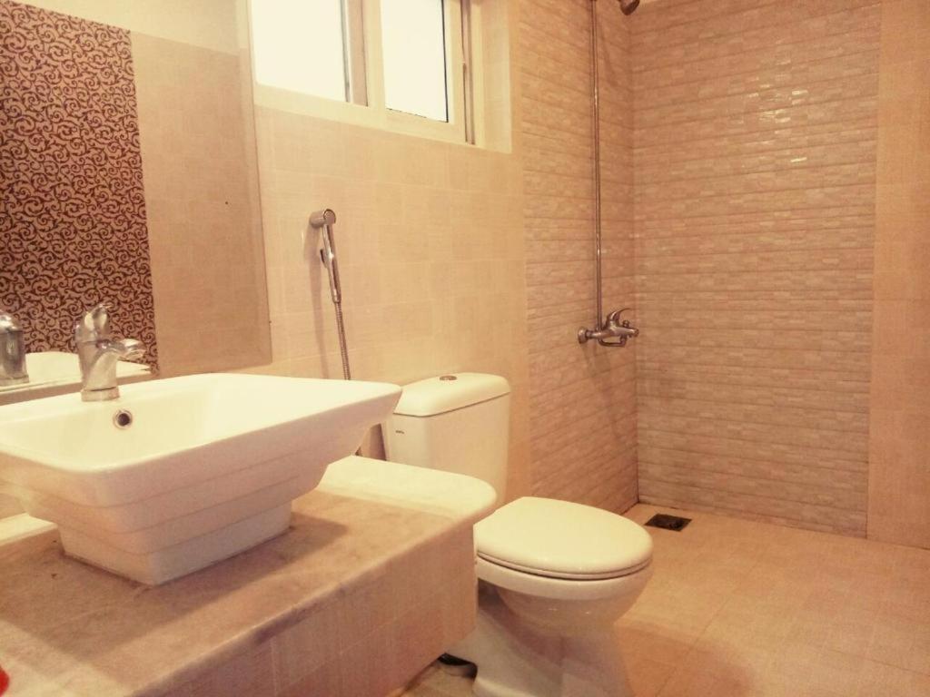 Royal Galaxy Bed & Breakfast Islamabad: Family-Exclusive Retreat Exterior photo